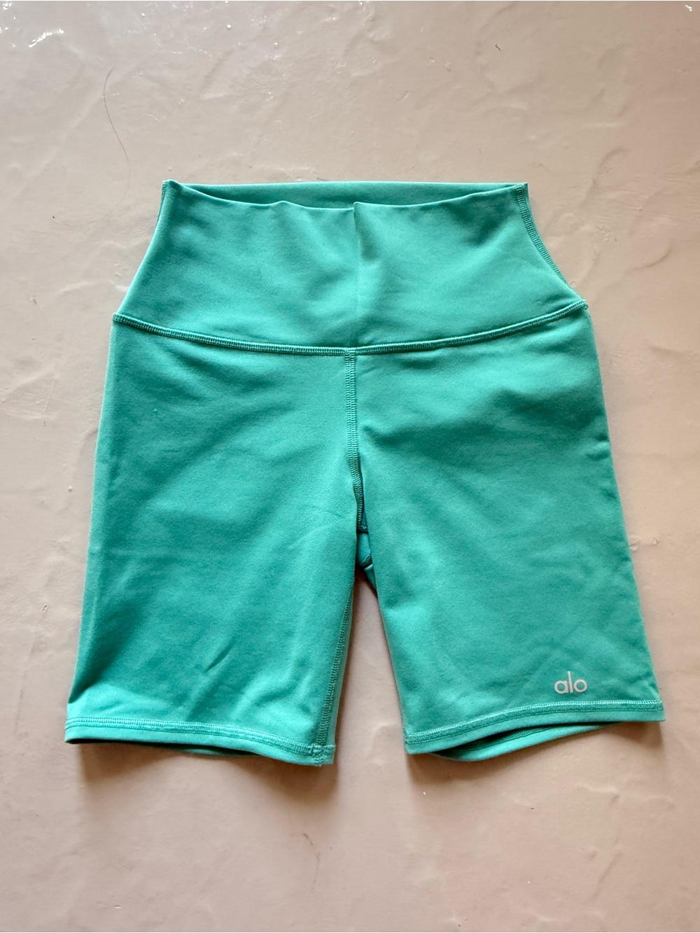 ALO Yoga High-Waist Airbrush Bike Shorts in teal NWOT